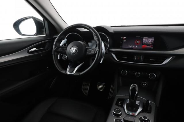 Alfa Romeo Stelvio image 9