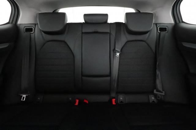 Alfa Romeo Stelvio image 5