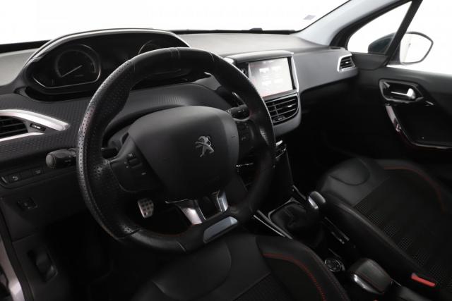Peugeot 2008 image 2