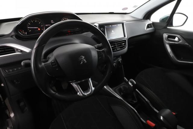 Peugeot 2008 image 1