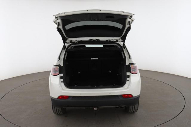 Jeep Compass image 8