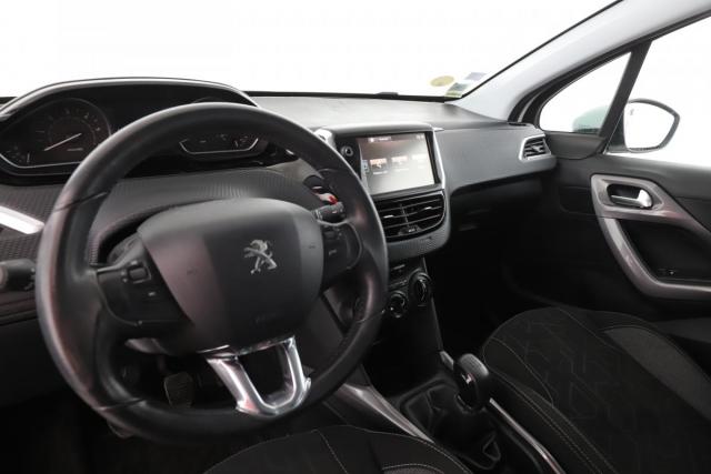 Peugeot 2008 image 8