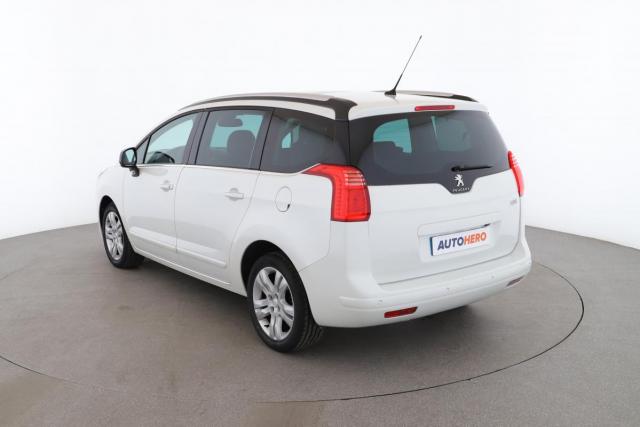 Peugeot 5008 image 4