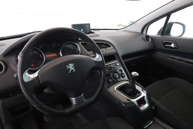 Peugeot 5008 image 8