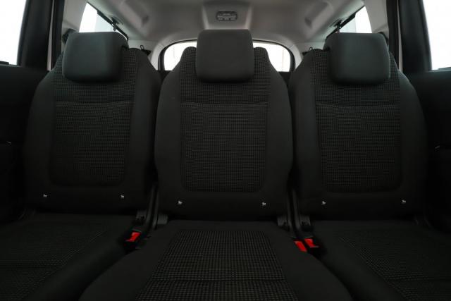 Peugeot 5008 image 1