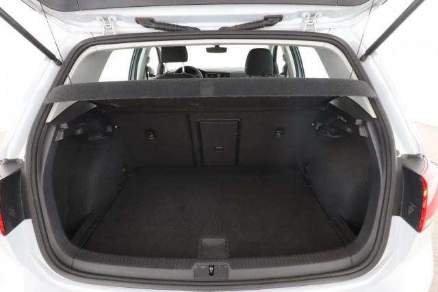 Volkswagen Golf image 8