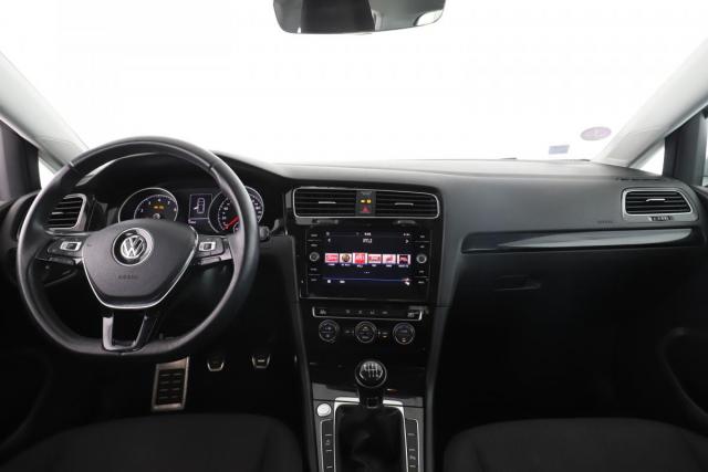 Volkswagen Golf image 1