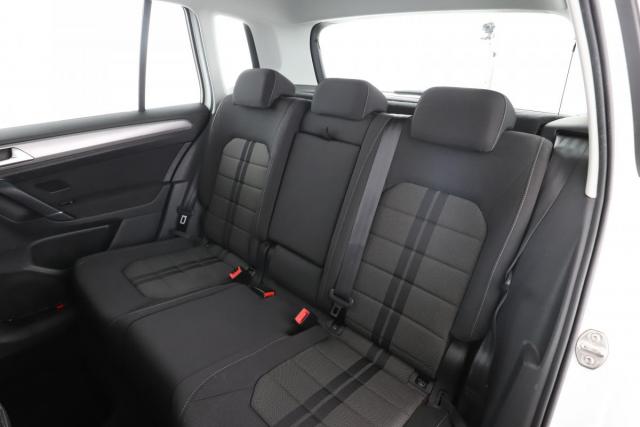 Volkswagen Golf Sportsvan image 6