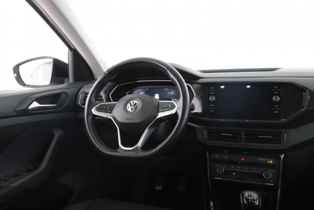 Volkswagen T-Cross image 2