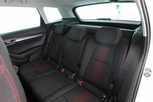 Skoda Karoq image 4