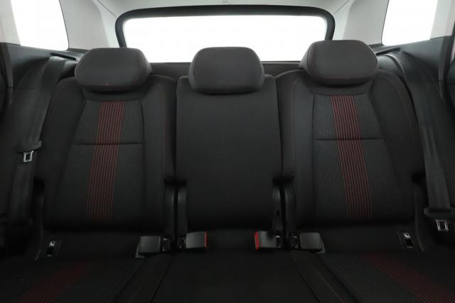 Skoda Karoq image 9