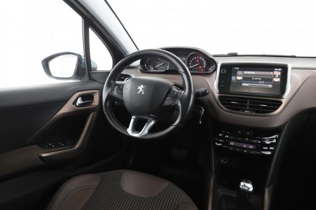 Peugeot 2008 image 3