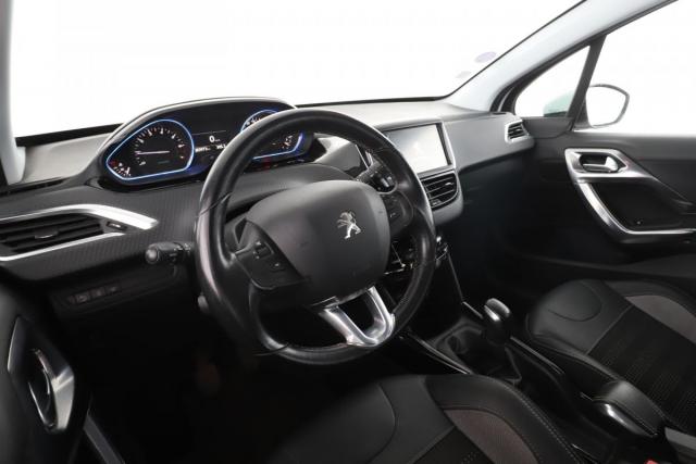 Peugeot 2008 image 8
