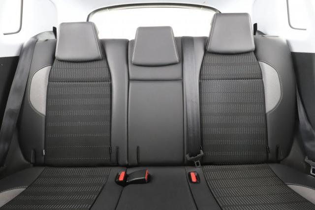 Peugeot 2008 image 6