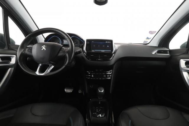 Peugeot 2008 image 8