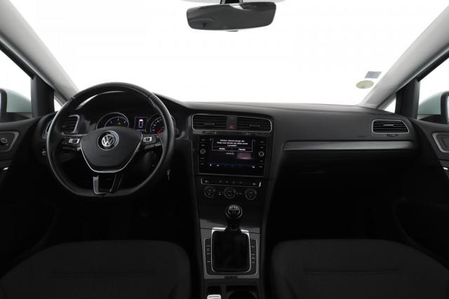 Volkswagen Golf image 8