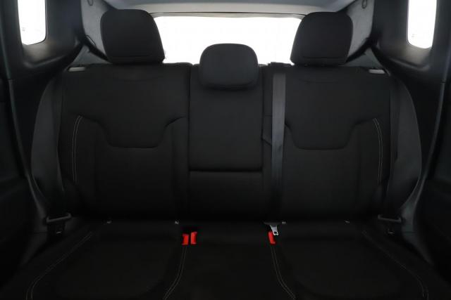 Jeep Renegade image 9
