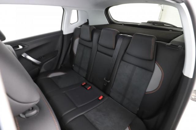 Peugeot 2008 image 3