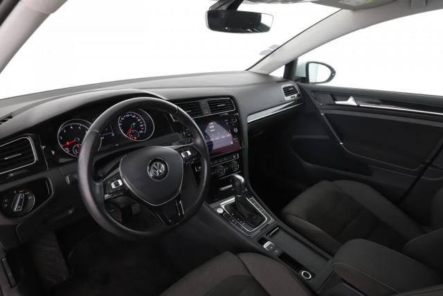 Volkswagen Golf image 8