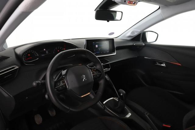 Peugeot 208 image 8