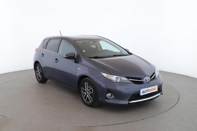 Toyota Auris image 2
