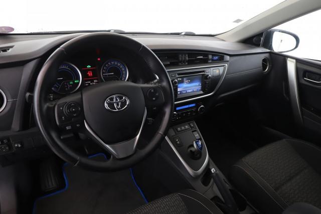 Toyota Auris image 6
