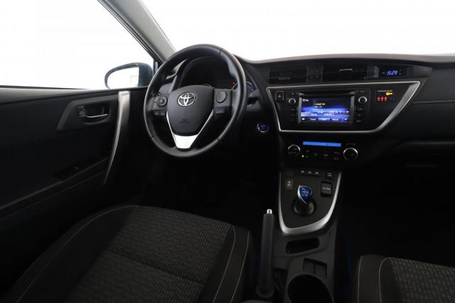 Toyota Auris image 9