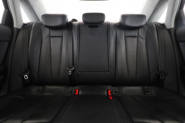 Audi A4 image 6