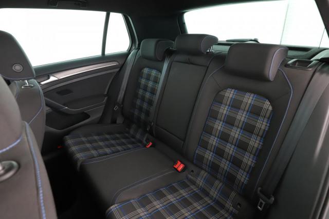 Volkswagen Golf image 9