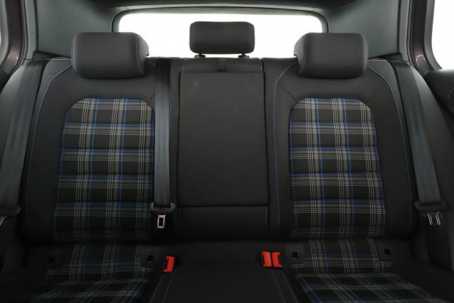Volkswagen Golf image 4