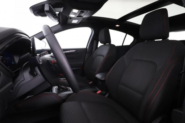 Ford Focus image 8
