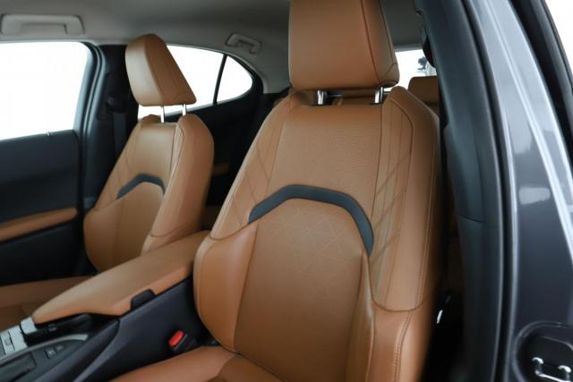 Lexus Ux image 7