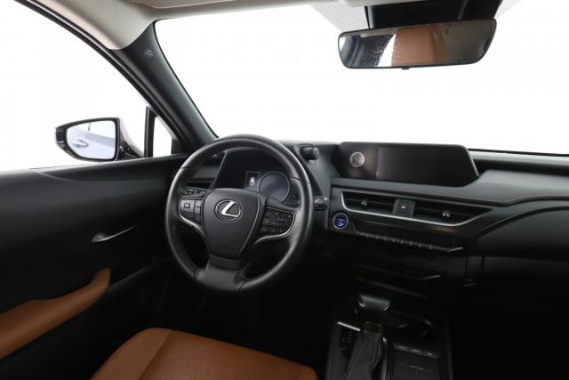 Lexus Ux image 5