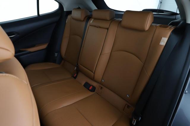 Lexus Ux image 9
