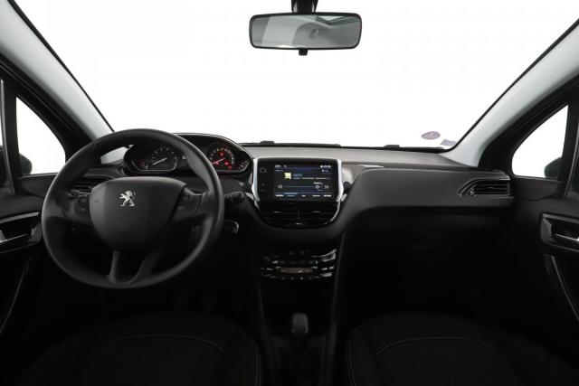 Peugeot 208 image 8