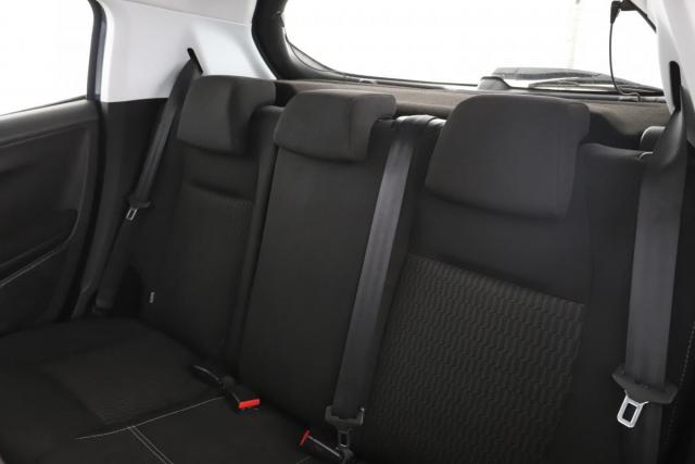 Peugeot 208 image 6