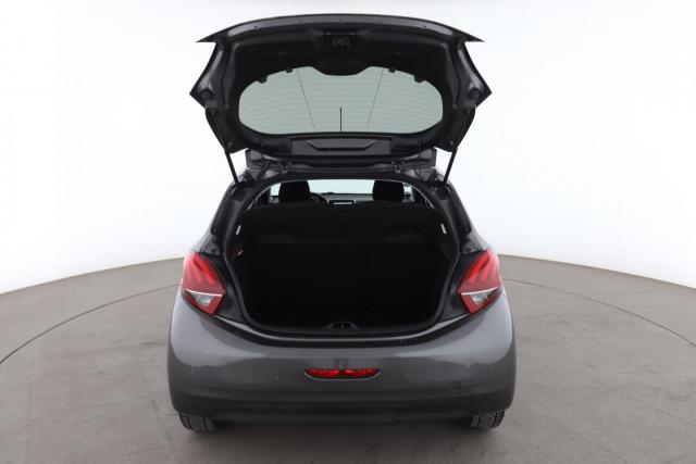 Peugeot 208 image 2