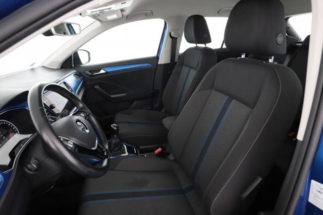 Volkswagen T-Roc image 9