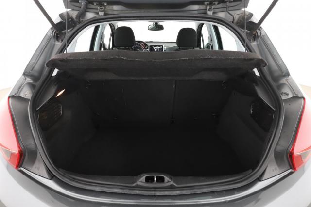 Peugeot 208 image 3