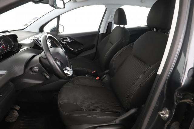 Peugeot 208 image 2