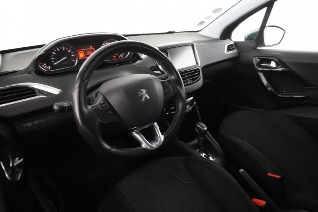 Peugeot 208 image 5