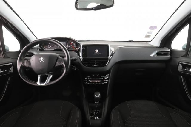 Peugeot 208 image 8