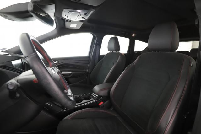 Ford Kuga image 2