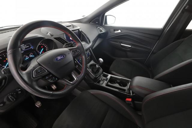 Ford Kuga image 6