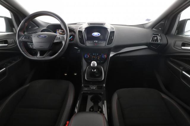 Ford Kuga image 7