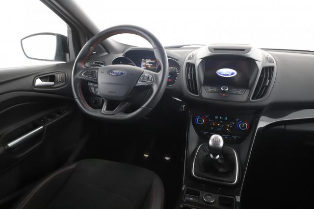 Ford Kuga image 3
