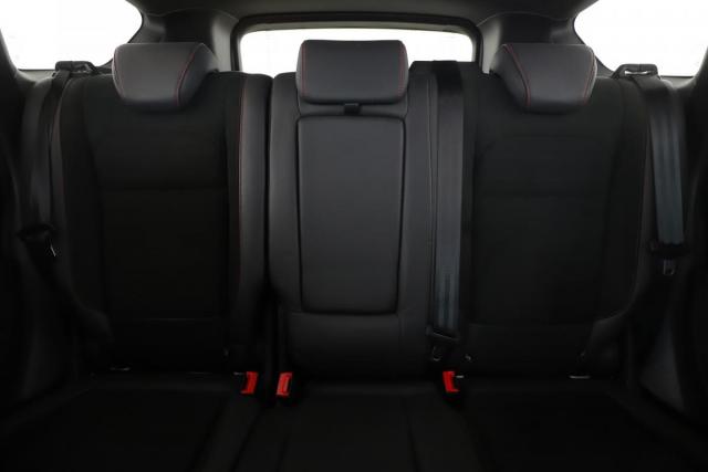Ford Kuga image 5