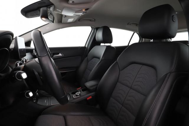 Mercedes Benz Gla image 1
