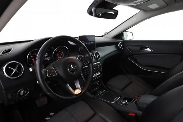 Mercedes Benz Gla image 8