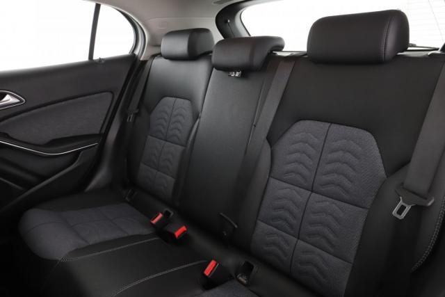Mercedes Benz Gla image 6
